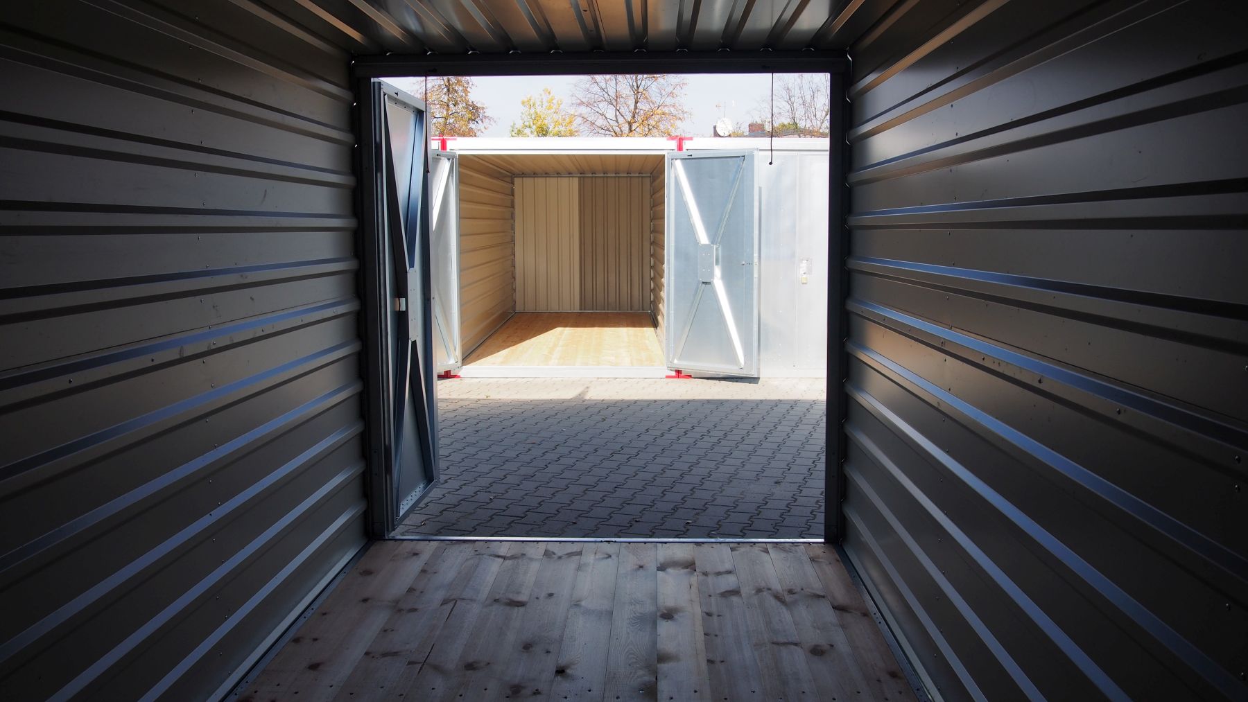 Rząd kontenerów magazynowych Box-Storage przy Arkuszowej